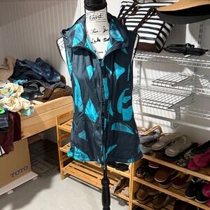 lululemon athletica Black and Teal Sleeveless Hooded Vest